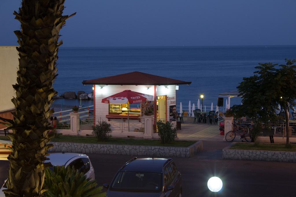 Cirò Marina Hotel Miramare מראה חיצוני תמונה