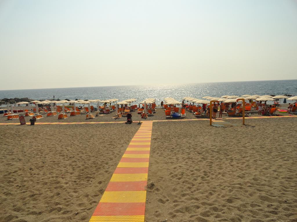 Cirò Marina Hotel Miramare מראה חיצוני תמונה