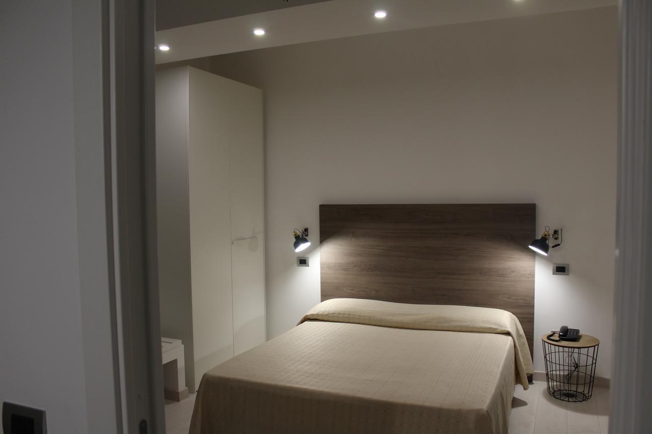 Cirò Marina Hotel Miramare מראה חיצוני תמונה