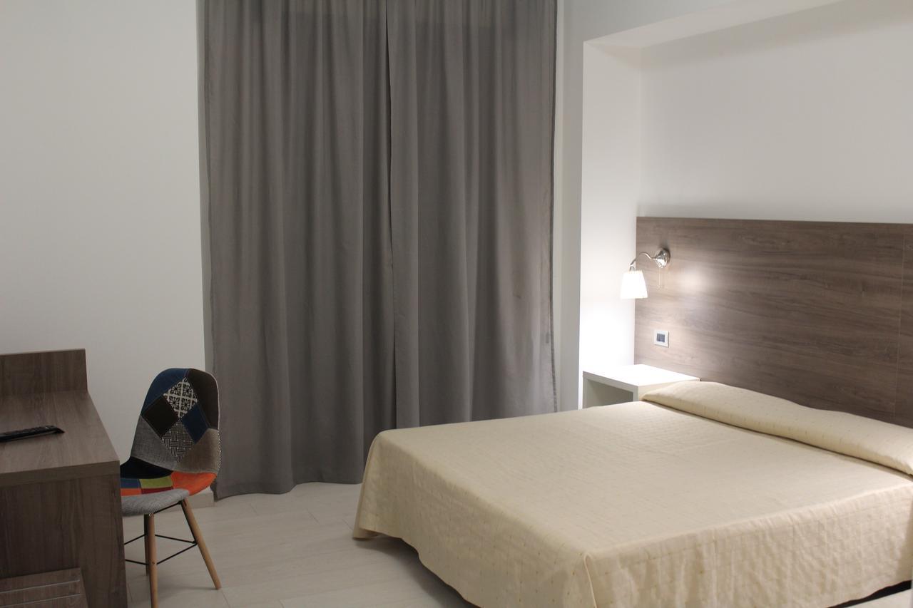 Cirò Marina Hotel Miramare מראה חיצוני תמונה